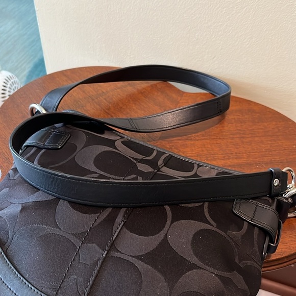 Coach Optic crossbody/shoulder bag like new black signature Fabric/leather - Picture 16 of 16